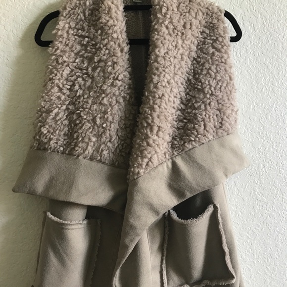 Jackets & Blazers - Cozy faux wool vest